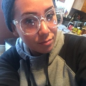 Meet your Posher, Karla